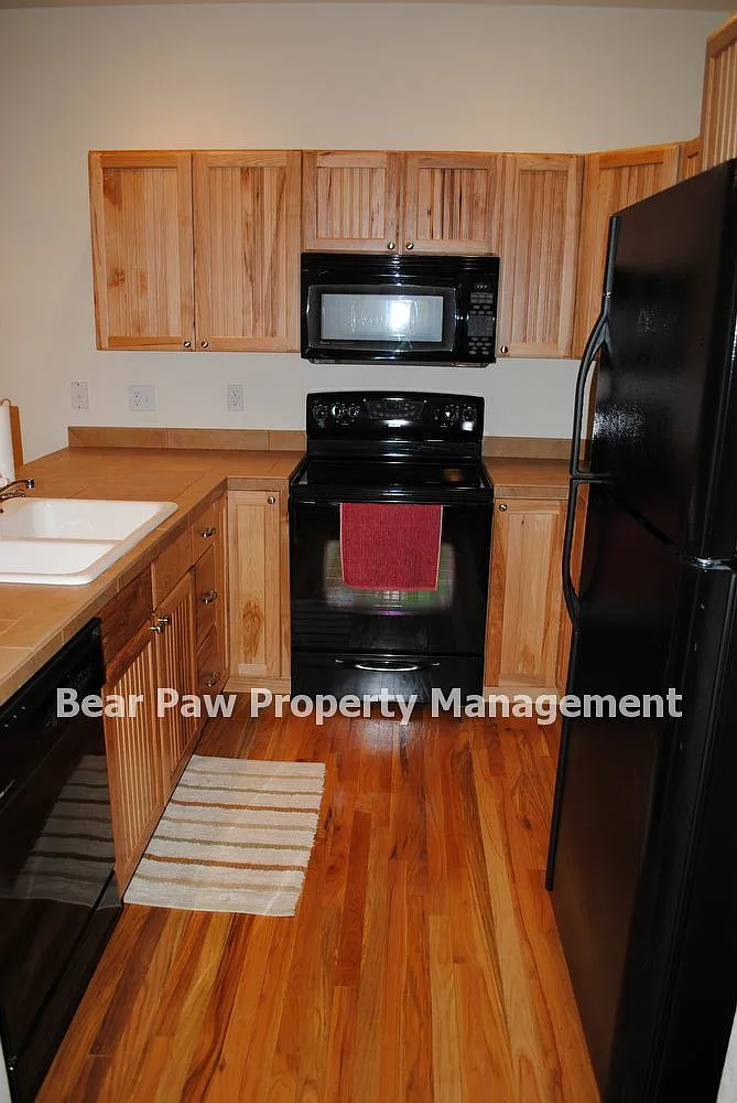2 bed, 2.0 bath, 1672 sqft, $2,820 — Photo 4