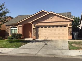 1061 Saunders Ave, Madera, CA 93637