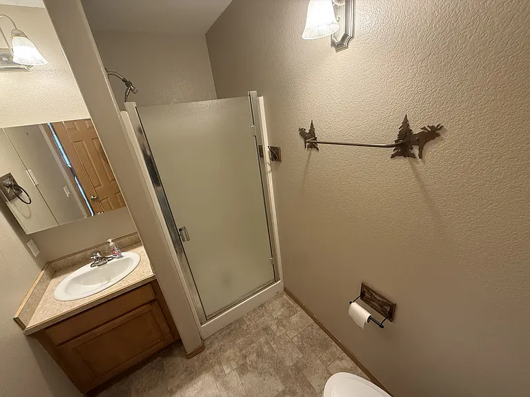 335 N Roy Cir — Photo 4