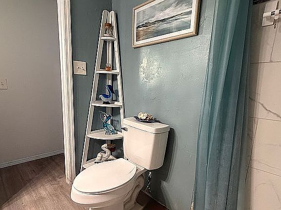 5th image of 28 Forest Ln