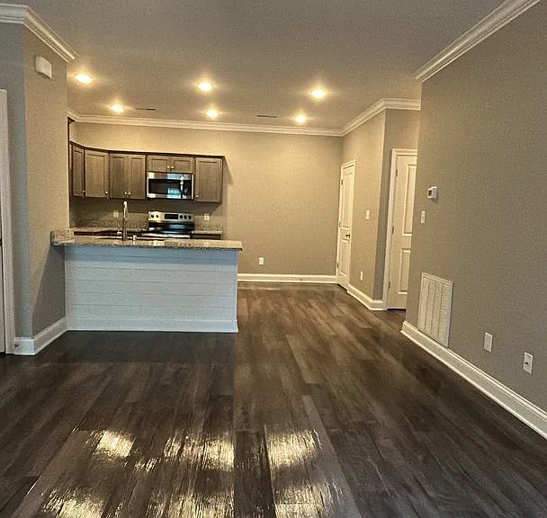 144 Enterprise Ct #7 — Photo 1