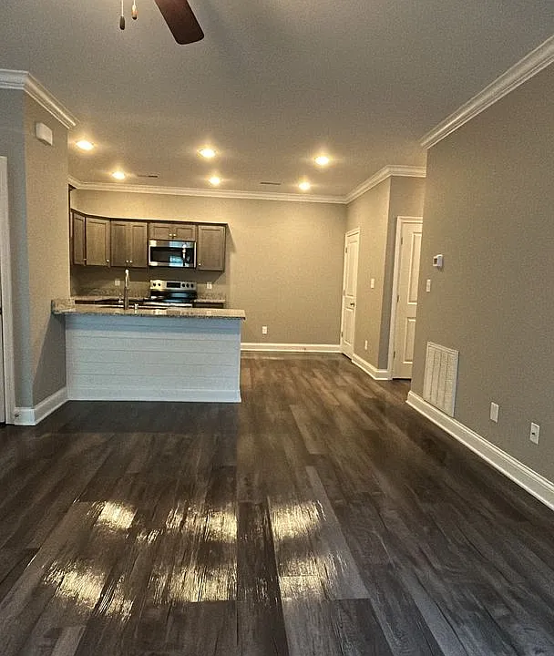 144 Enterprise Ct #7