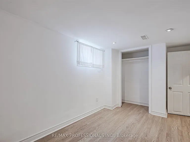 1026 Haig Blvd #BASEMENT — Photo 9