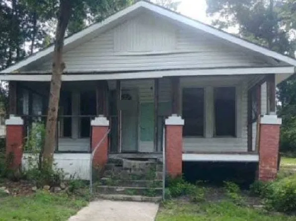 211 S Main St, Chattahoochee, FL 32324