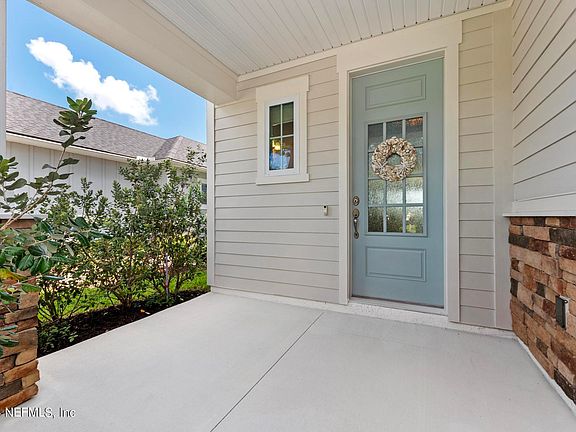 3rd image of 393 VISTA LAKE Circle