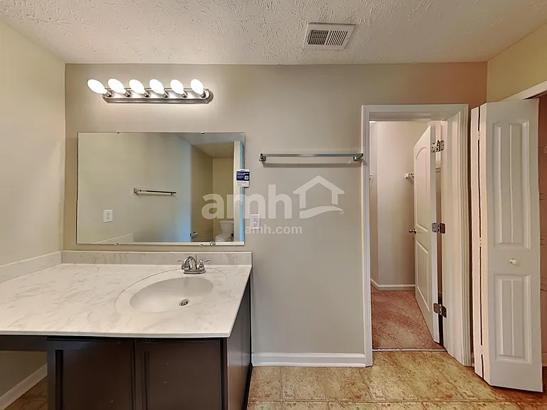 7161 Lakeland Trails Blvd — Photo 12