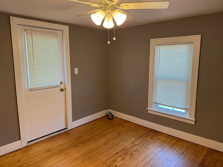 21822 Lakeview St #2 — Photo 11