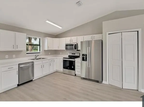 3206 53rd St W, Lehigh Acres, FL 33971