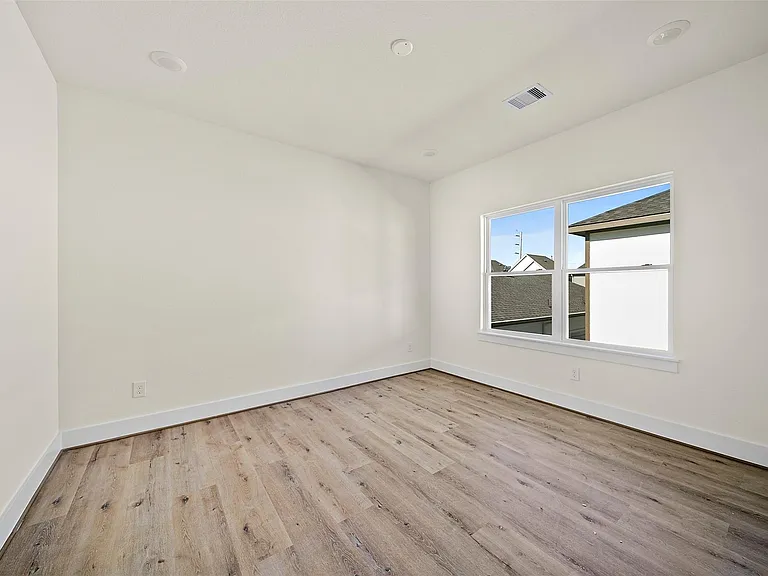 2722 Nagle St — Photo 14