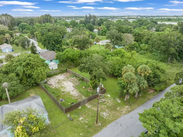 1850 38th St, Vero Beach, FL 32960