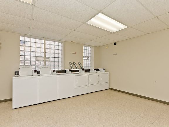 3rd image of 5017G N Wolcott Ave #306