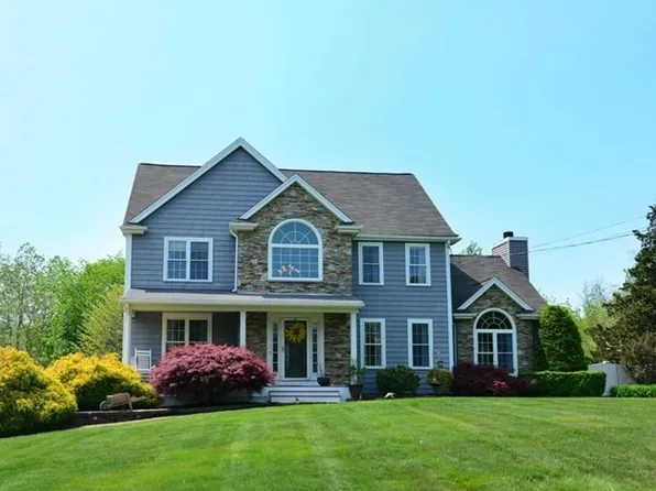 14 Brookside Way, North Attleboro, MA 02760
