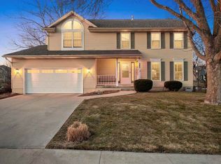 320 Stoney Creek Rd NW, Cedar Rapids, IA 52405