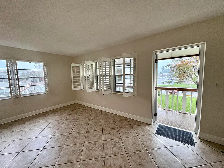 48 Bedford Ct #B — Photo 12