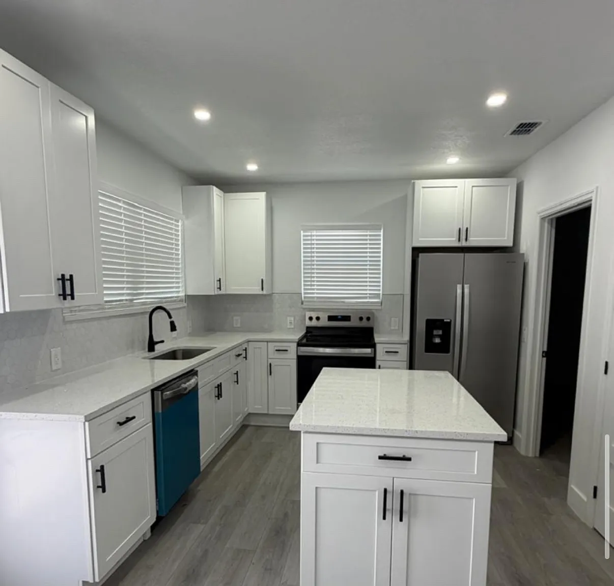 3 bed, 1686 sqft, $3,400 — Photo 3
