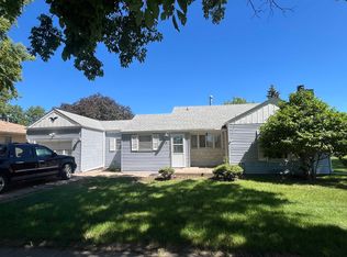 1205 E 7th St, Hastings, NE 68901