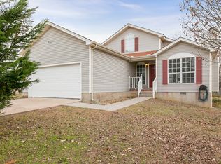 207 Blue Lake Ln, La Vergne, TN 37086