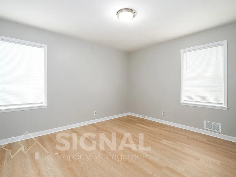 112 19th Ave NW — Photo 18