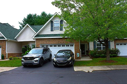 112 Victoria Park Dr Photo 1