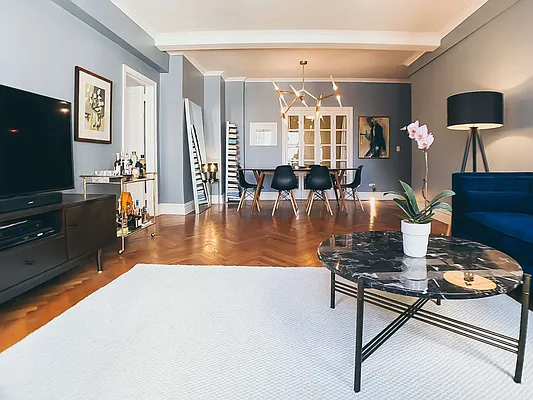 Sold by Antonino Carbonetto, LREB | media 6