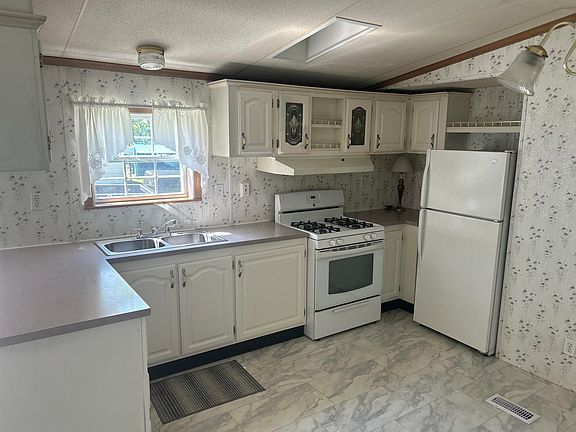 4th image of 6 Mccusker Place
