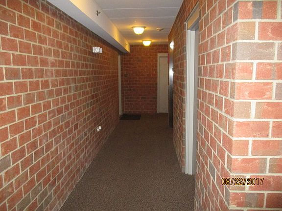 3rd image of 7800 W 89th St APT 102