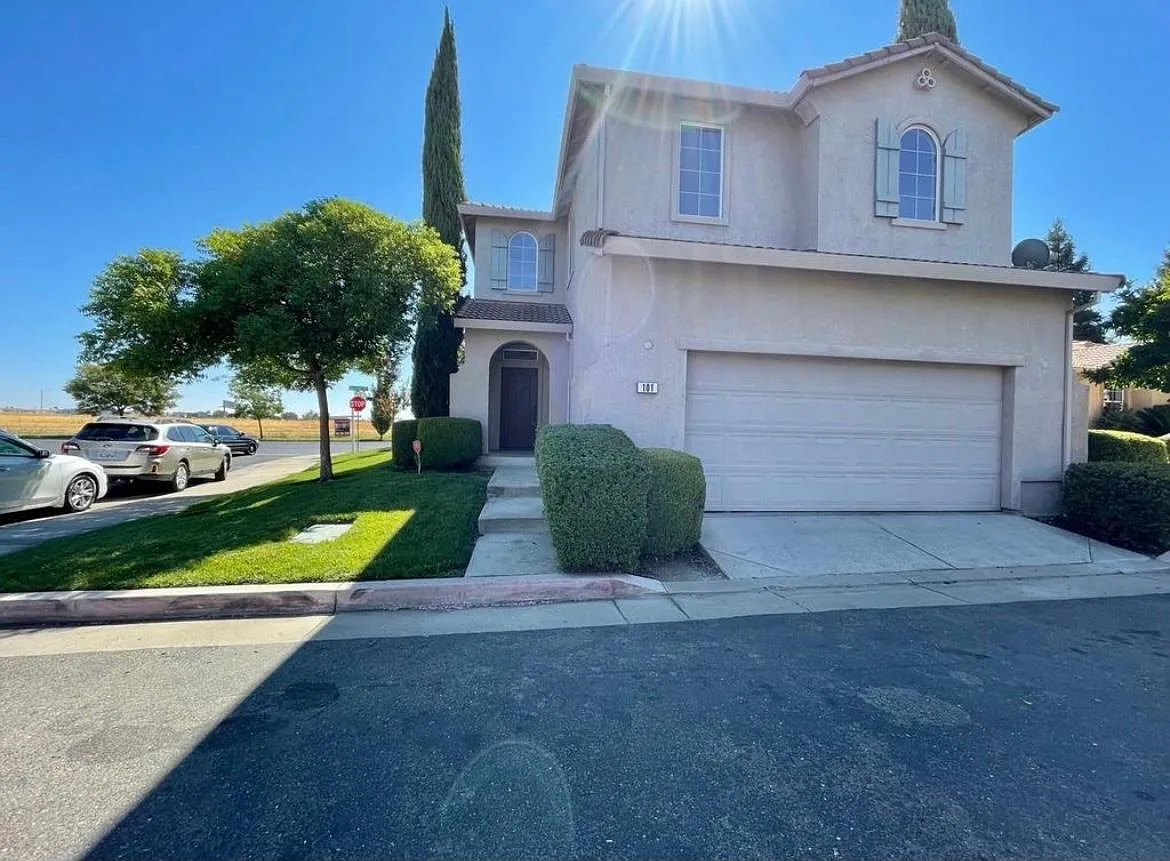 101 Dragonfly Cir — Photo 1