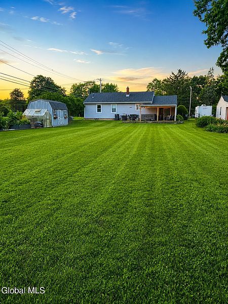 3rd image of 811 Duanesburg Road