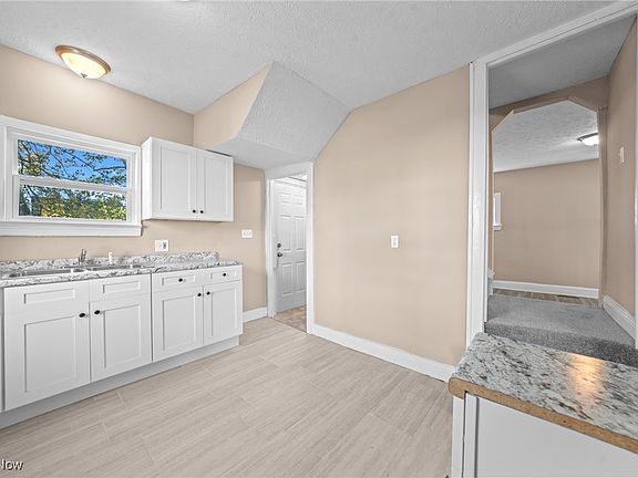 4th image of 13824 North Dr