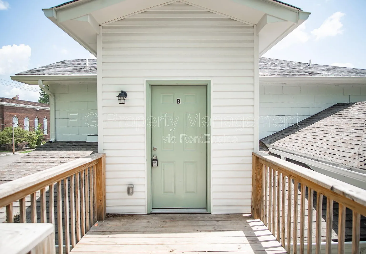 3 bed, 1.0 bath, $1,800 — Photo 1