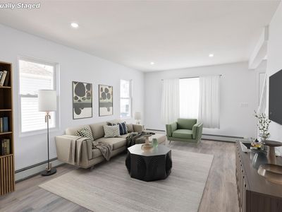 82 Albertson Place, Mineola, NY, 11501