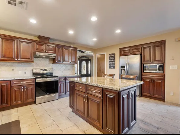 2558 15th Ave, Kingsburg, CA 93631