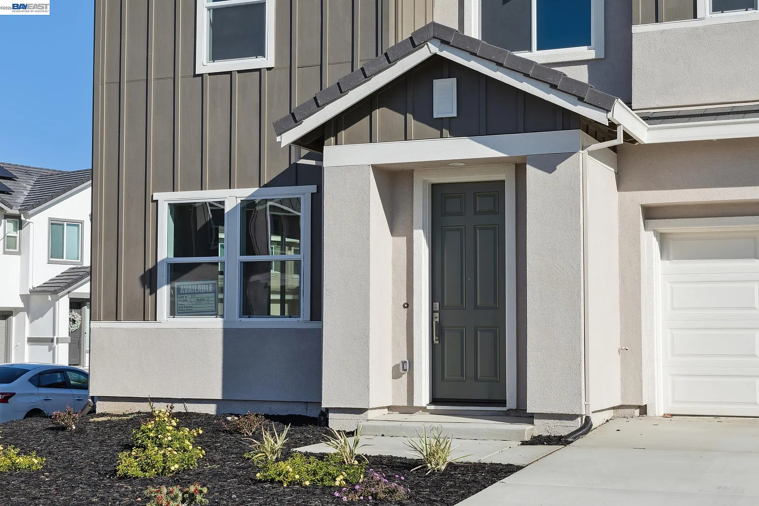 2413 Golden Way photo 1