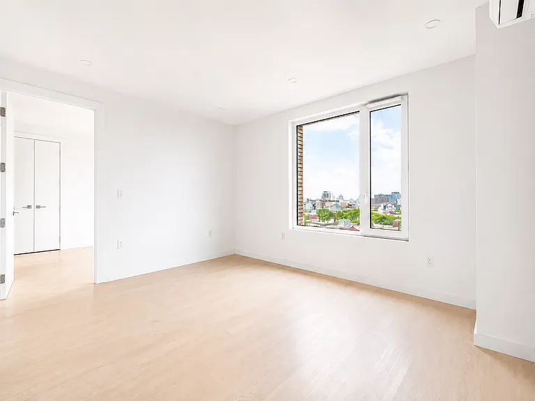 1499 Bedford Ave #5H — Photo 1