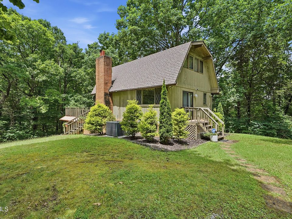 1st image of 415 Berry Rd
