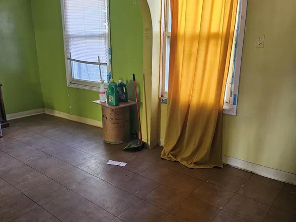 721-723 Henderson Ave, Staten Island, NY 10310