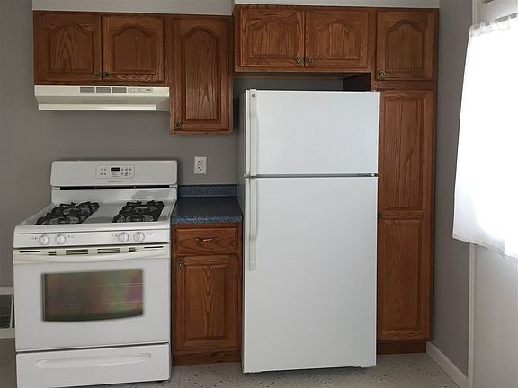 4th image of 841 Greenview Ave