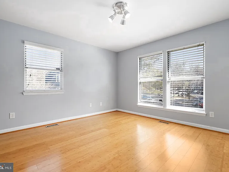 20218 Halethorpe Ln #215 — Photo 19