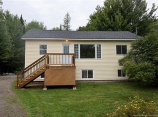 60 Charters Settlement Rd, New Maryland, NB E3C 1Y4