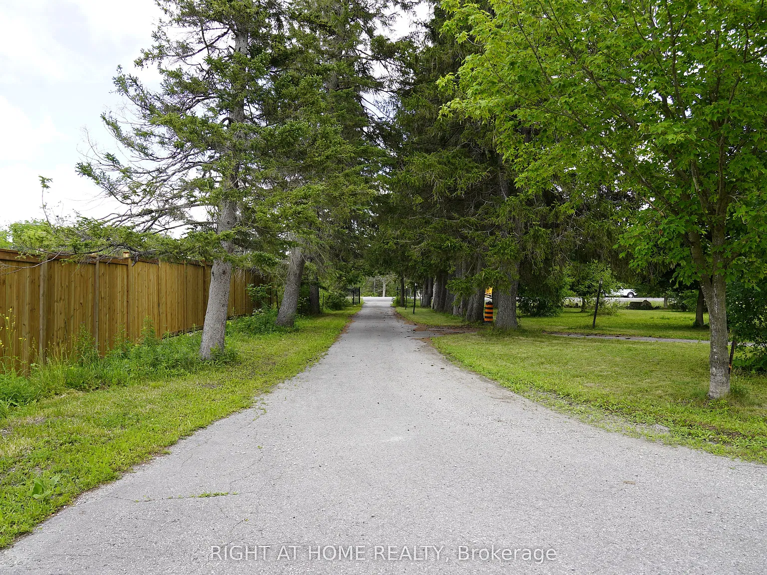 3 bed, $3,200 — Photo 1
