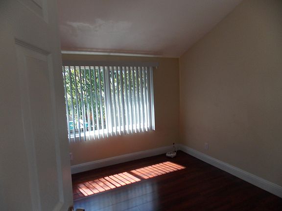 3rd image of 26797 Clarkford St