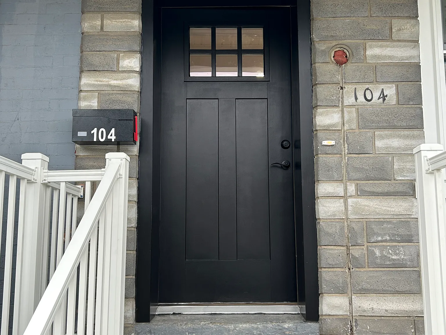 3 bed, 2.5 bath, 2300 sqft, $2,500 — Photo 1
