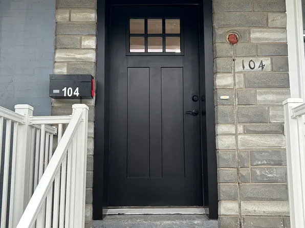 104 S 2nd St, Womelsdorf, PA 19567