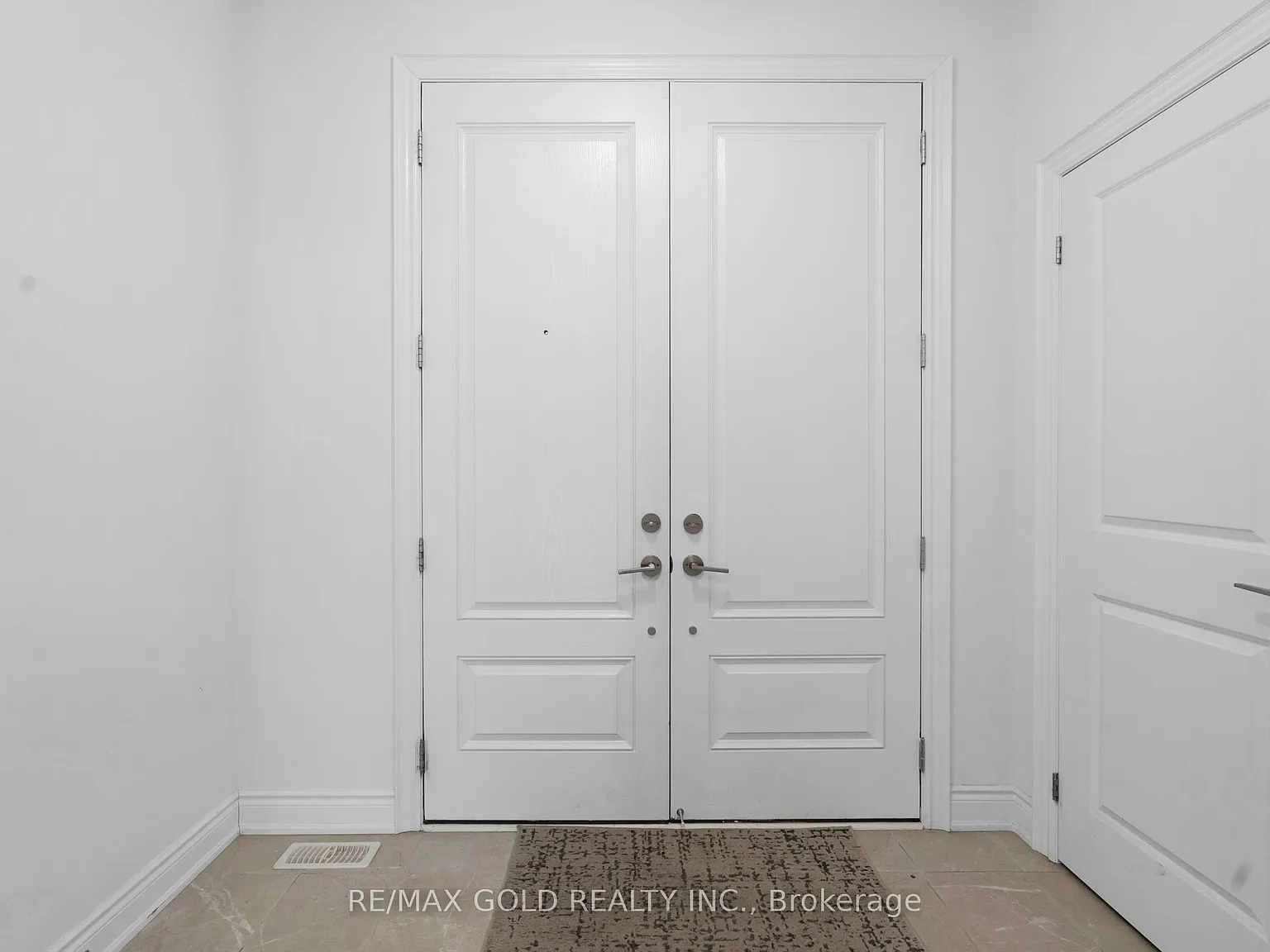 5 bed, $4,600 — Photo 3