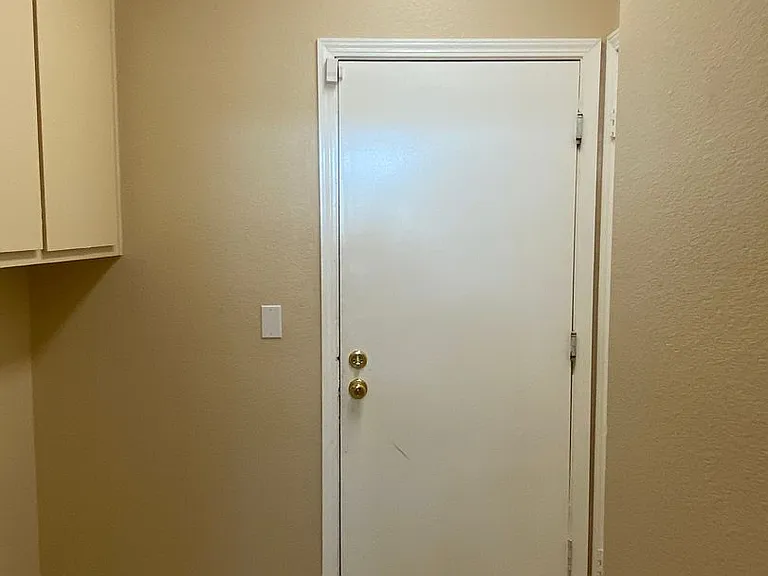 229 Potrero St — Photo 38