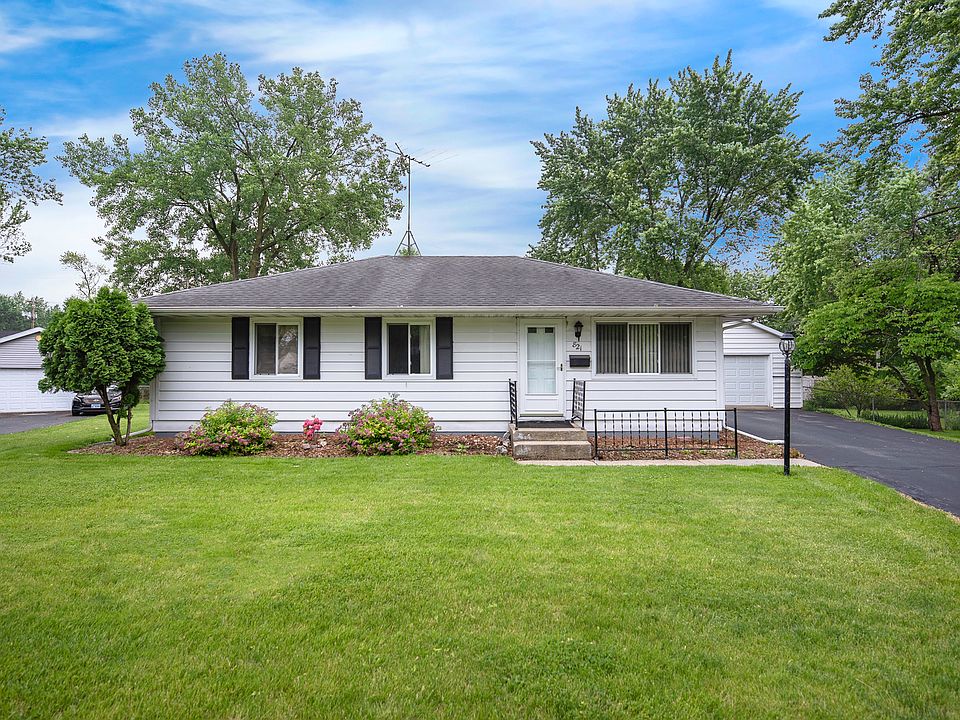 1st image of 821 Cypress Ct