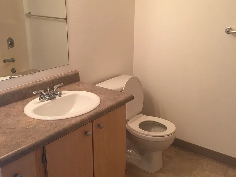 Evergreen Place Apartments — Photo 10