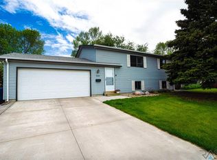 5205 W Royal St, Sioux Falls, SD 57106