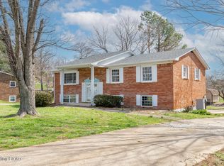 1253 Lyndon Ln, Radcliff, KY