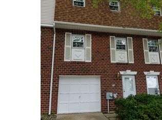 1053 Village Ln, Pottstown, PA 19464